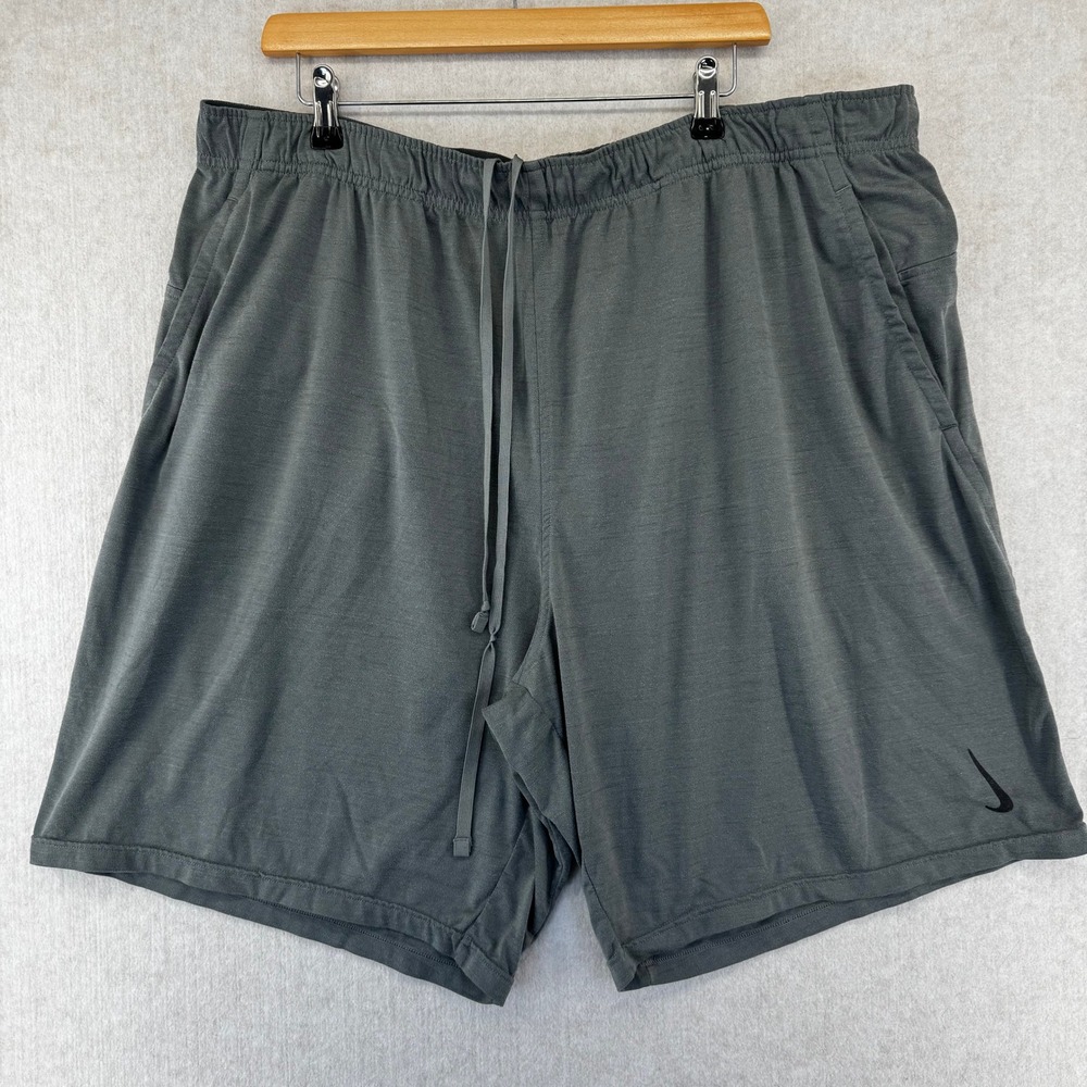 Nike Yoga Dri-FIT Mens 3XL Tall Gray Heather Knit Athletic Shorts